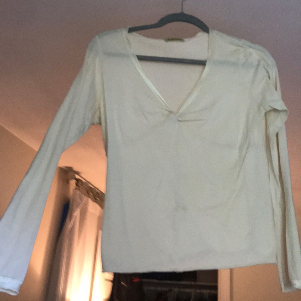 Cute long sleeve looks like brandy